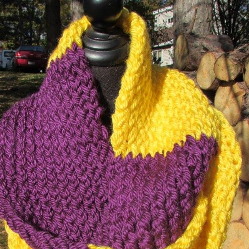 Women's Infinity Scarf: Handmade